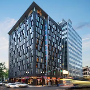 Moxy Downtown Hotel Portland